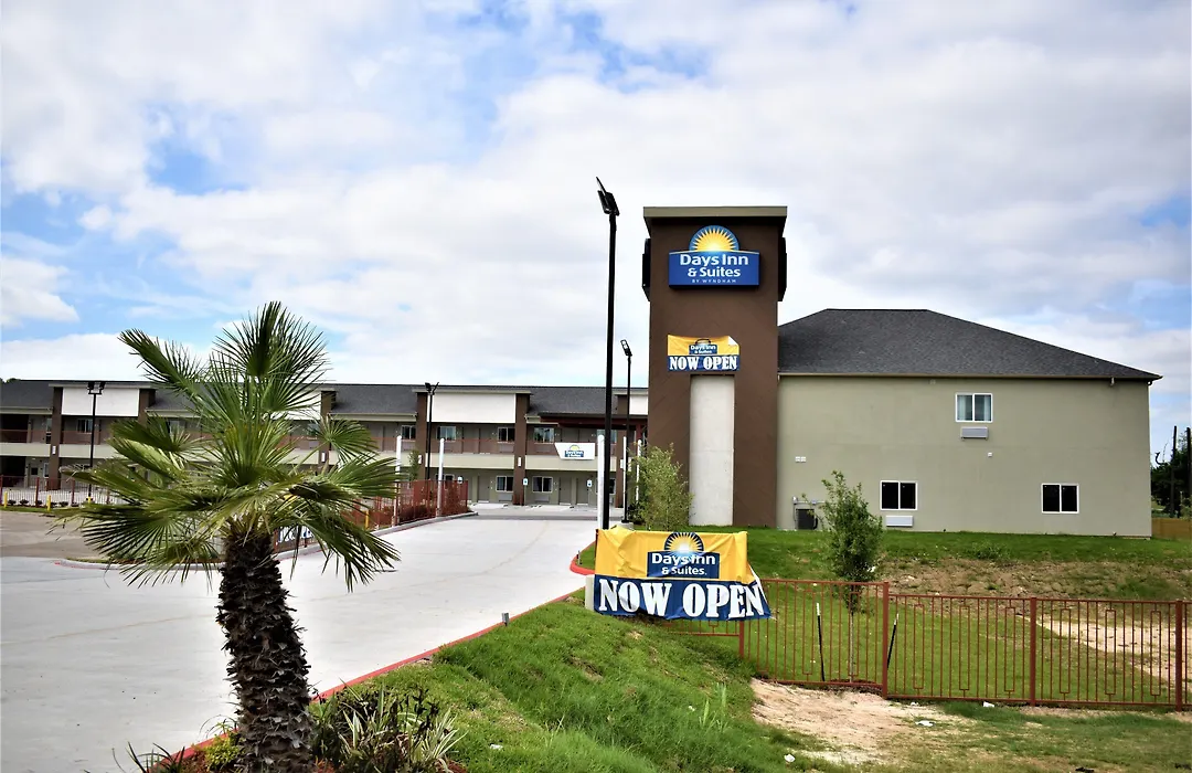 Days Inn & Suites By Wyndham Downtown/University Of Houston-1