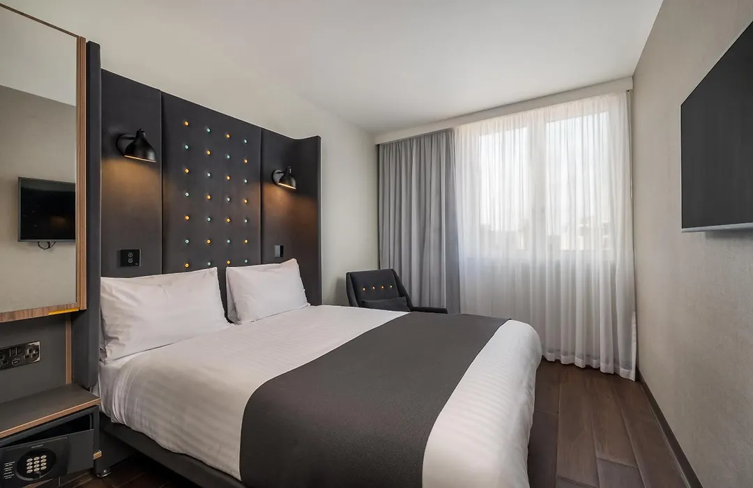 Point A Hotel Edinburgh Haymarket-1