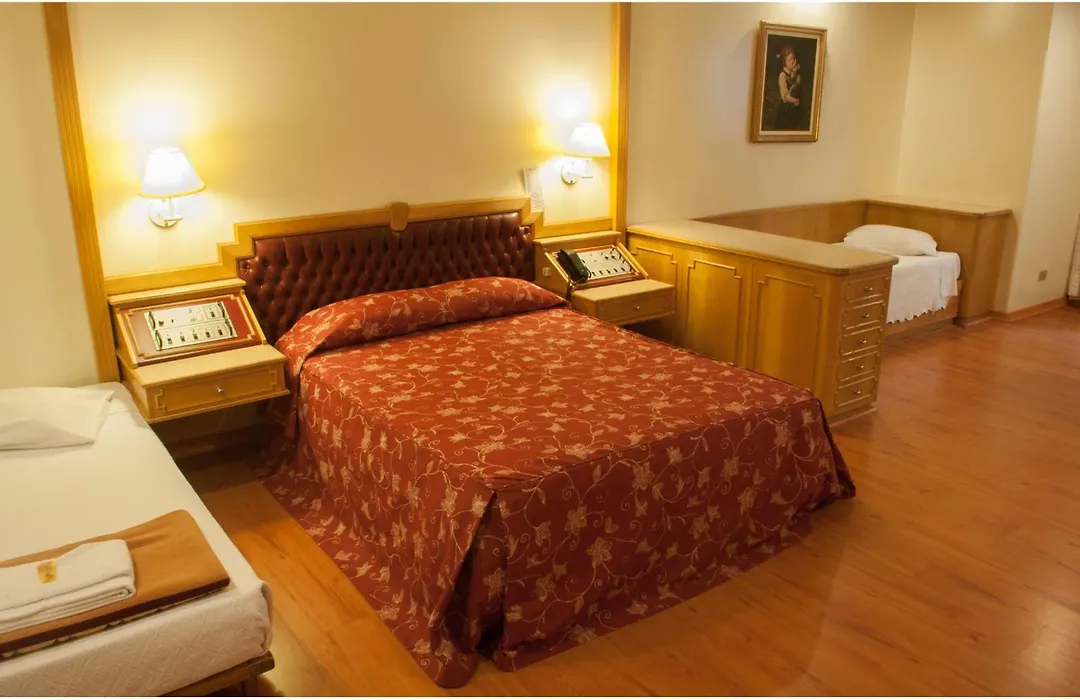 King Hotel-1