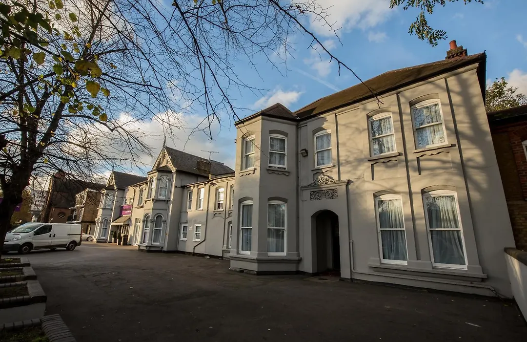 Newham Hotel-1