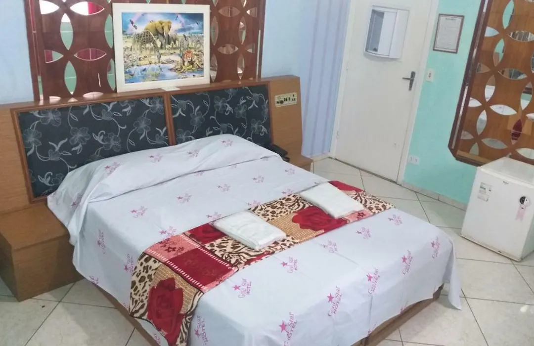 Gold Star Hotel-1
