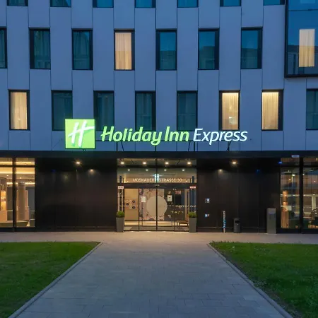 Holiday Inn Express Duesseldorf - Hauptbahnhof By Ihg-3