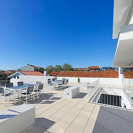 Uporto House Residence-2