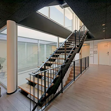 Uporto House Residence-3