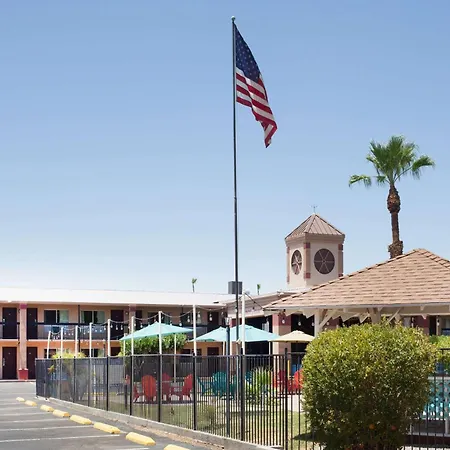 Howard Johnson By Wyndham Yuma-2