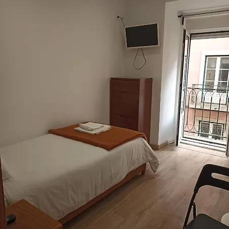 Martim Moniz 28 Guest House-3