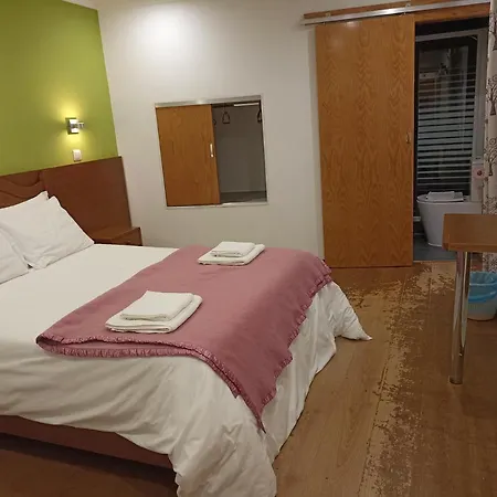 Martim Moniz 28 Guest House-2