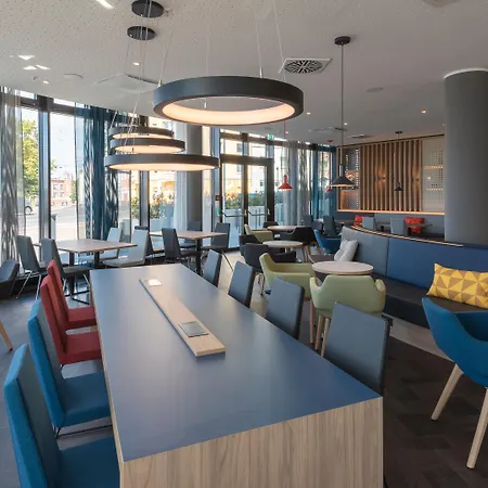Holiday Inn Express Duesseldorf - Hauptbahnhof By Ihg-2