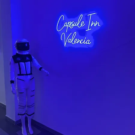 Capsule Inn Valencia Hostel-3