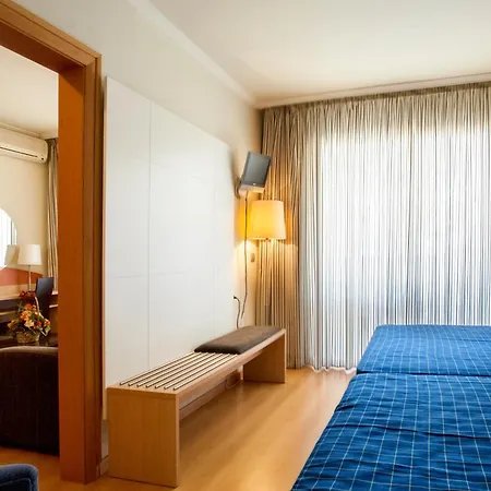 Hotel President-2