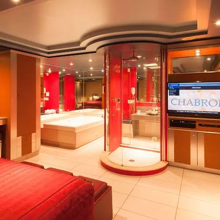 Le Chabrol Hotel&Suites-3