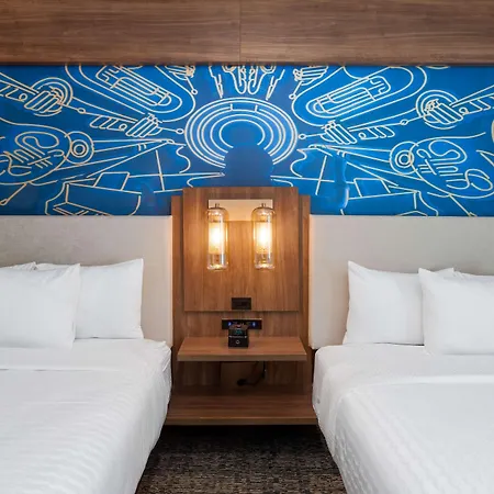 La Quinta Inn & Suites By Wyndham Nashville Downtown Stadium-2