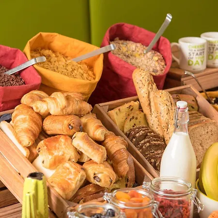 Ibis Styles Dubai Airport Hotel-2