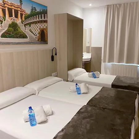 Hostal Bestprice Barcelona Stadium-3