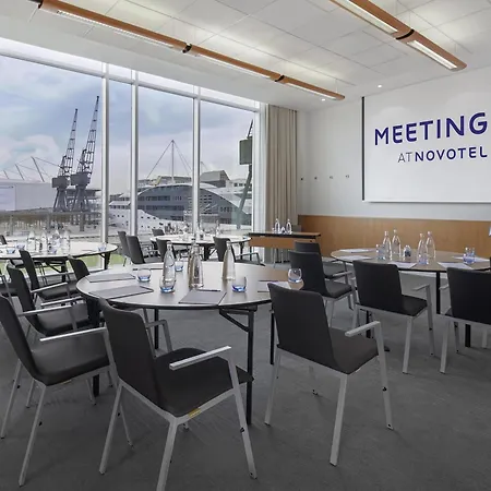 Novotel London Excel-3