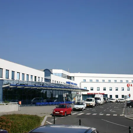 Ramada Airport Hotel Prague-3