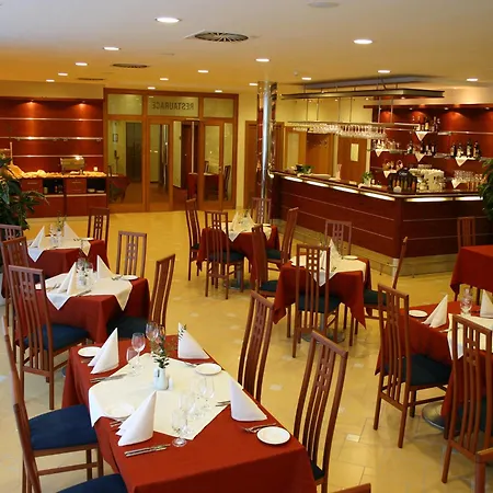 Ramada Airport Hotel Prague-2