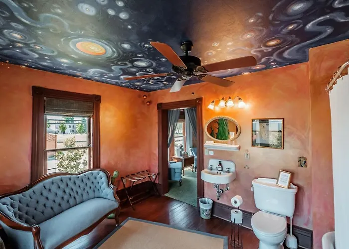 Mamere'S Guest House