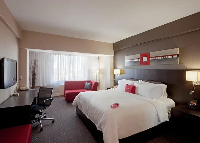 Armon Plaza Montreal Airpt, Trademark Collection By Wyndham