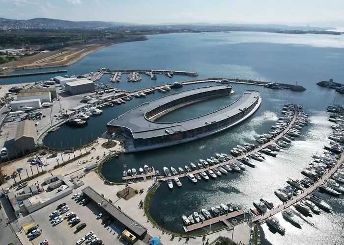 Crowne Plaza Istanbul Tuzla Viaport Marina By Ihg Hotel