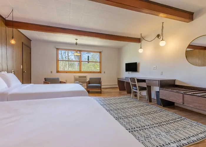 The Grayhaven Motel