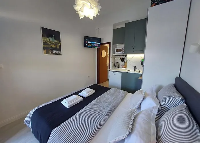 Lipotica Rooms