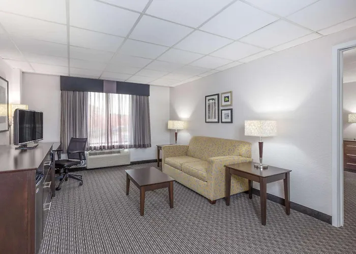 La Quinta By Wyndham Clifton/Rutherford