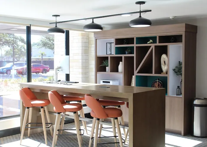 Staybridge Suites Dallas Market Ctr Love Field, An Ihg Hotel