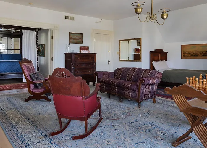 Chateau Tivoli Bed And Breakfast