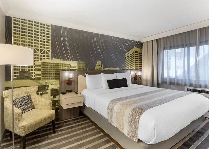 Best Western Plus Milwaukee West