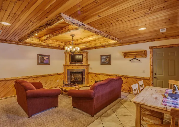 Sojourner'S Lodge & Log Cabin Suites