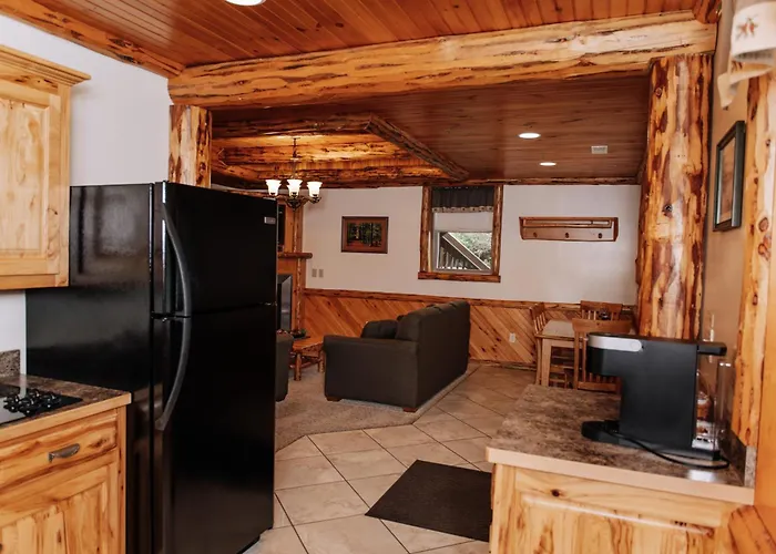 Sojourner'S Lodge & Log Cabin Suites