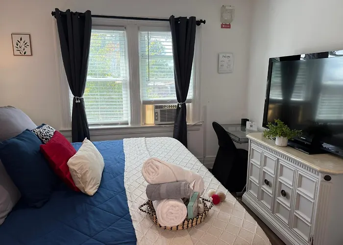 Cozy Private Bedrooms Kitchen Wifi