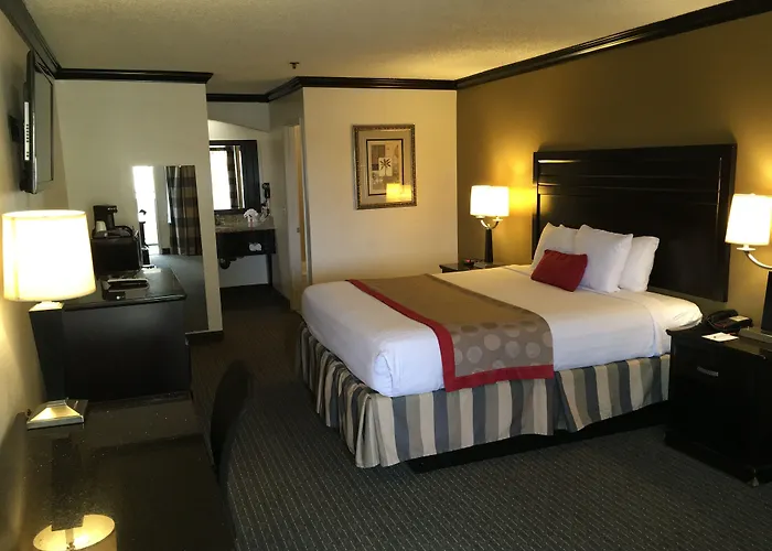 Ramada By Wyndham Ontario Airport & Convention Center