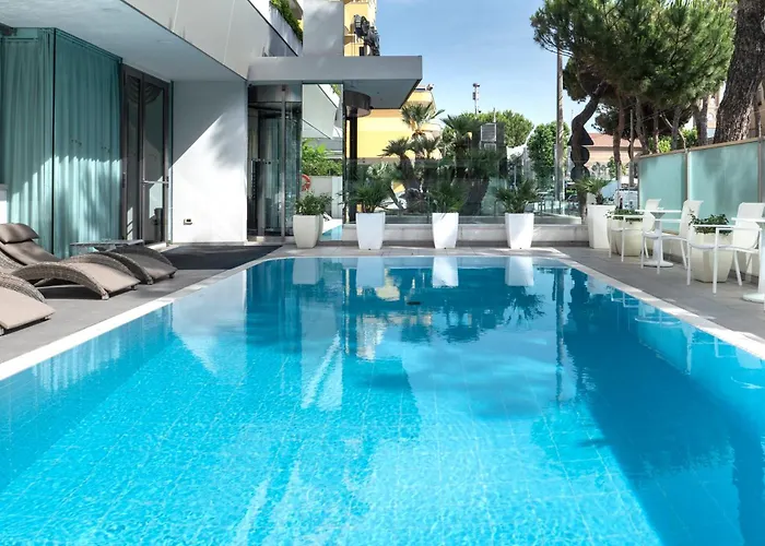Club House Hotel