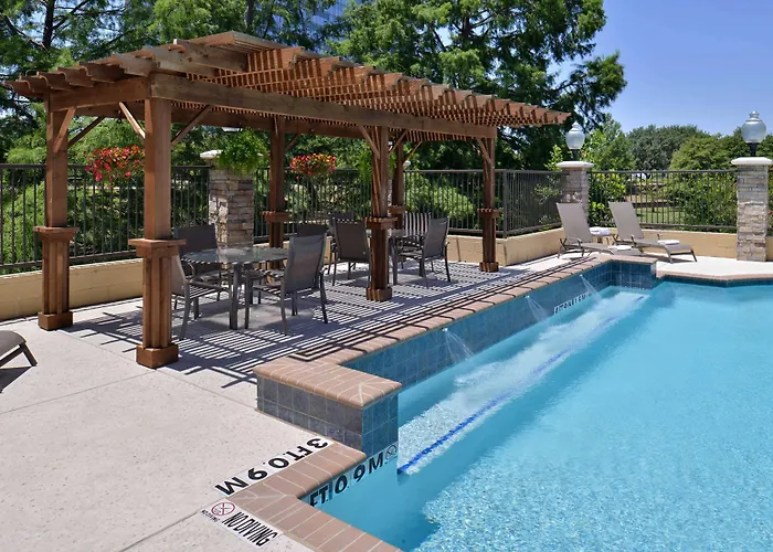 Hampton Inn & Suites Dallas Market Center
