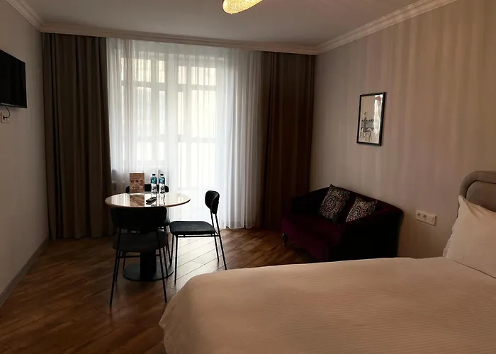 71 East Hotel