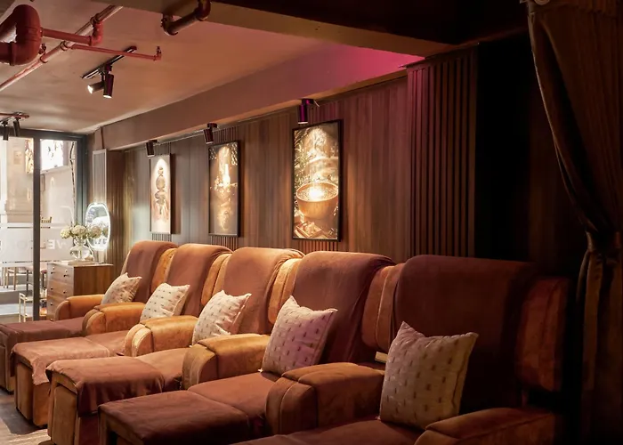 Quy Hung Hotel - Ben Thanh Market