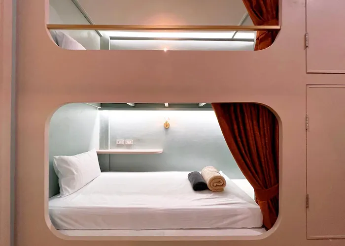 The Snug & The Sierra Airportel