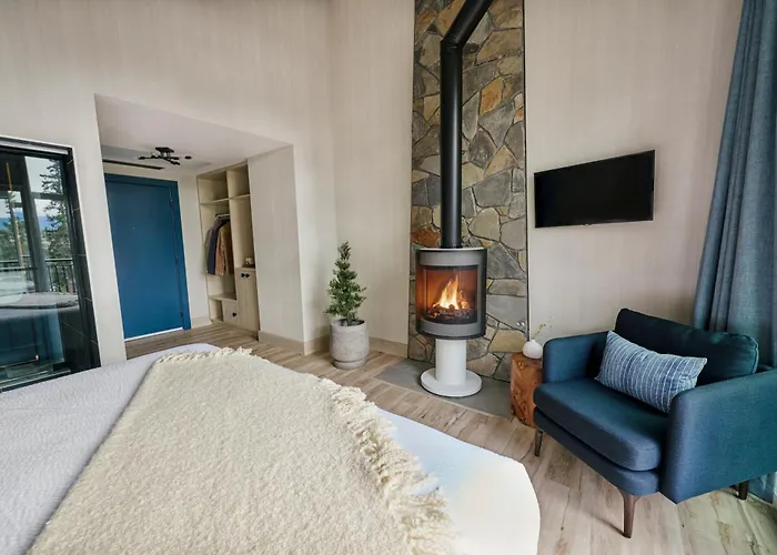 Pyramid Lake Lodge