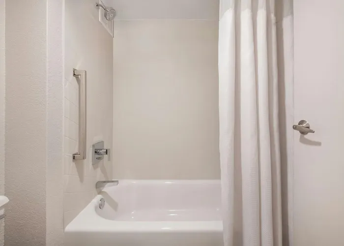 Fairfield By Marriott Anaheim Resort