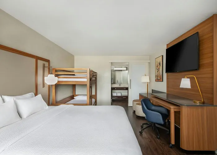 Fairfield By Marriott Anaheim Resort