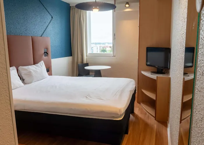 ibis Lyon Est Bron