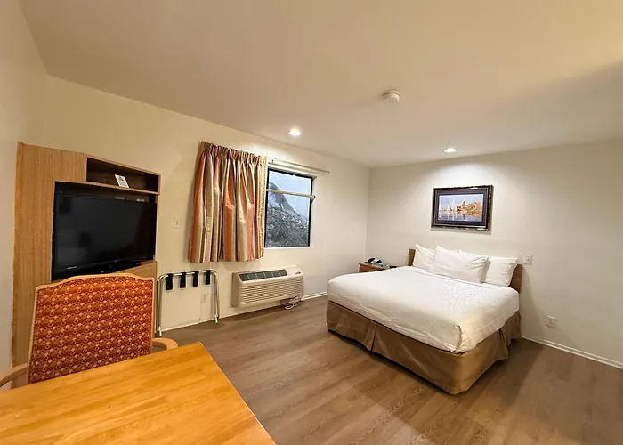 Jolly Roger Hotel