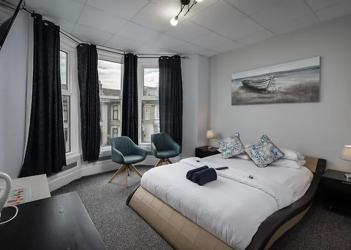 100 Pipers Hotel
