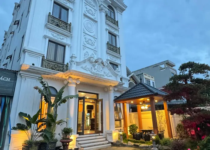 Lake Hotel Sóc Sơn