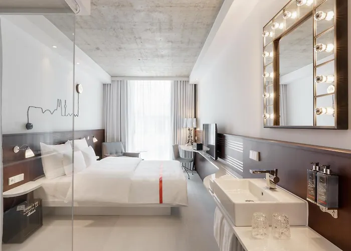 Ruby Ella Hotel Cologne By Ihg