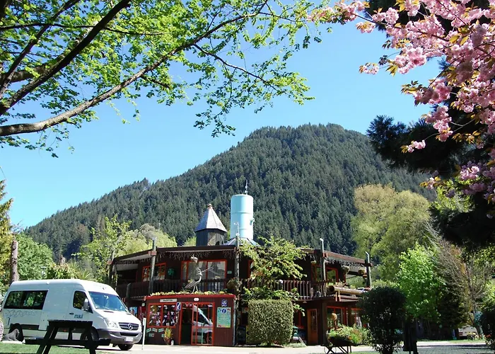 Queenstown Holiday Park Creeksyde