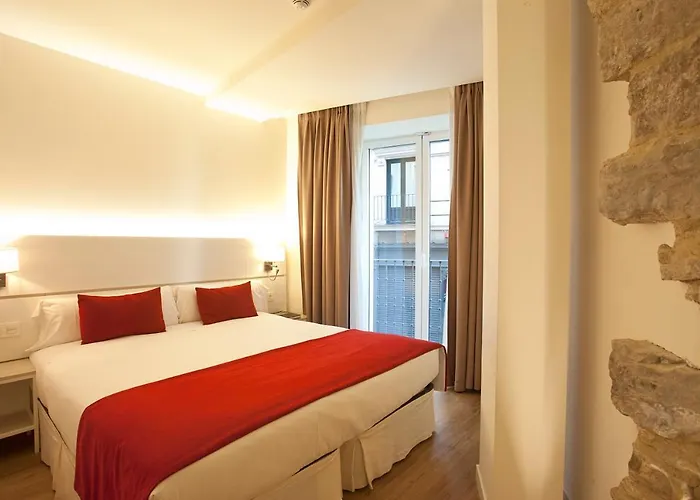 Hotel Pompaelo Plaza del Ayuntamiento&Spa